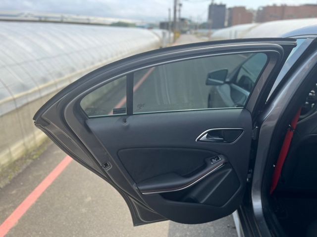 A-CLASS W176  第13張相片