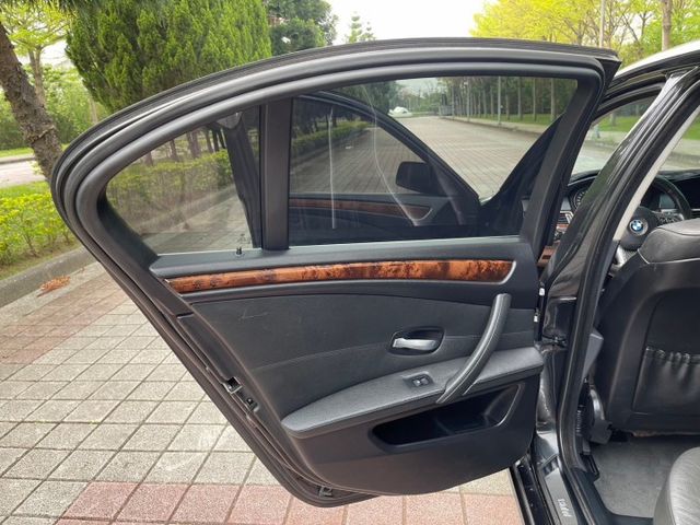 5 SERIES SEDAN E60  第12張相片