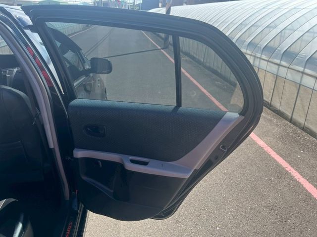 YARIS  第14張相片
