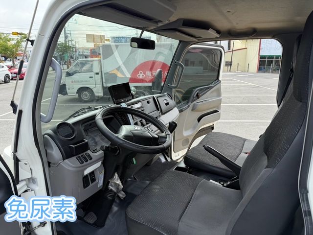 MITSUBISHI三菱 CANTER  第7張相片