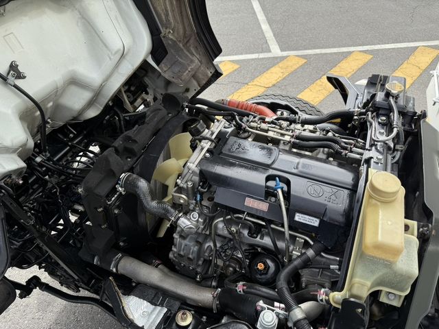 MITSUBISHI三菱 CANTER  第10張相片