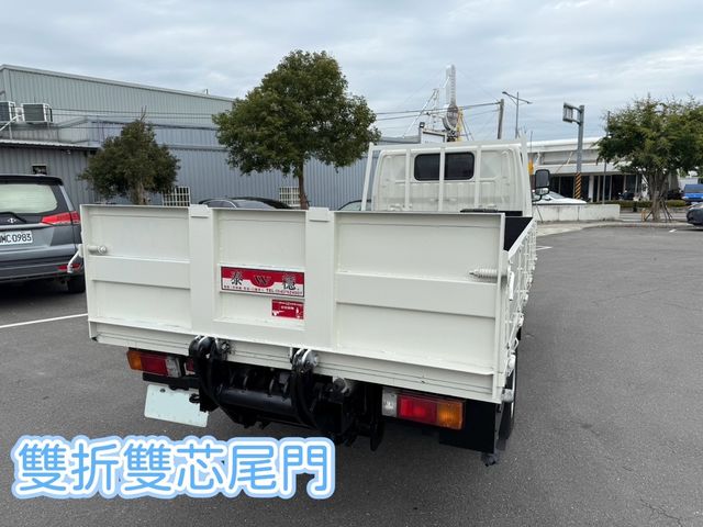 HINO日野 300  第3張相片