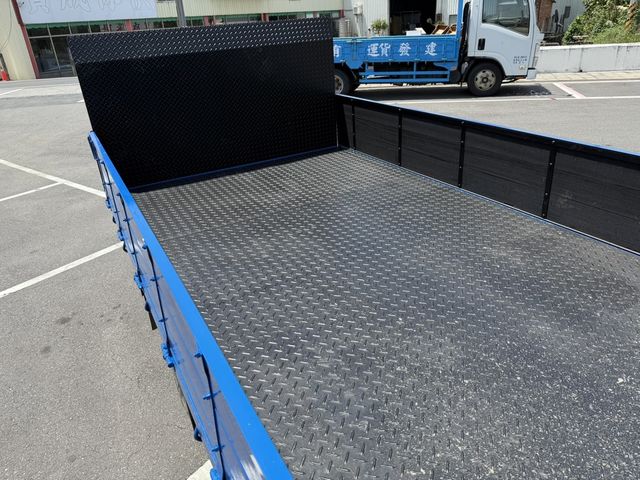 MITSUBISHI三菱 CANTER  第4張相片
