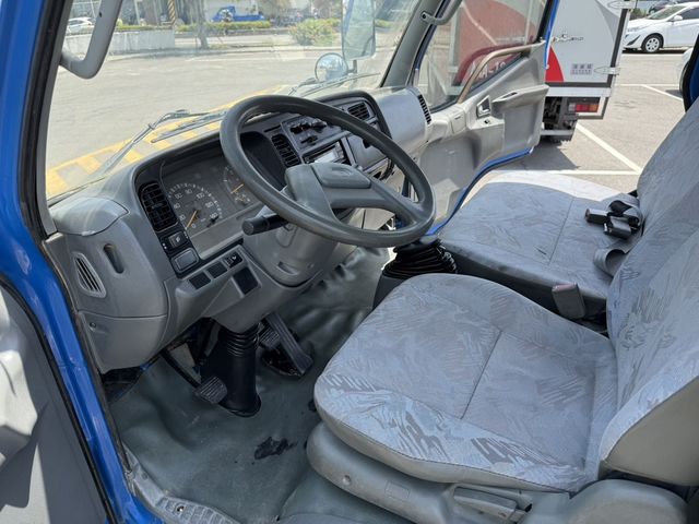 MITSUBISHI三菱 CANTER  第5張相片