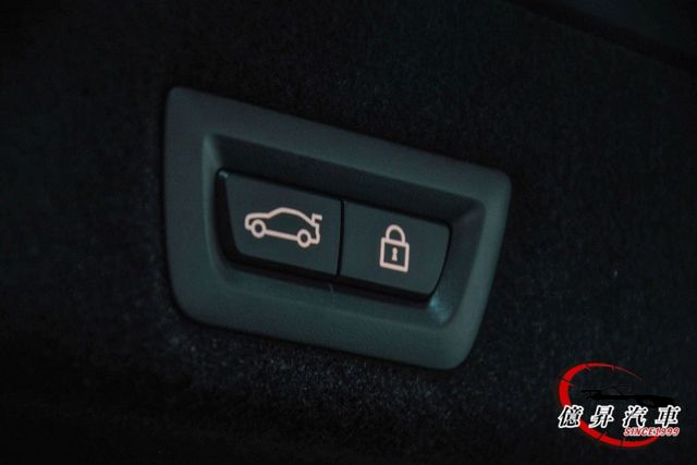 抬頭顯示器、360度環景、電動吸門，碳纖維車體，豪華、舒適全方位旗艦房車  第6張相片