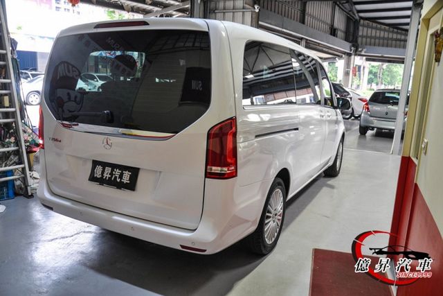 僅跑6.6萬公里，新車價319萬 Avantgarde，雙天窗，第二排獨立座椅，純家庭自用車  第6張相片