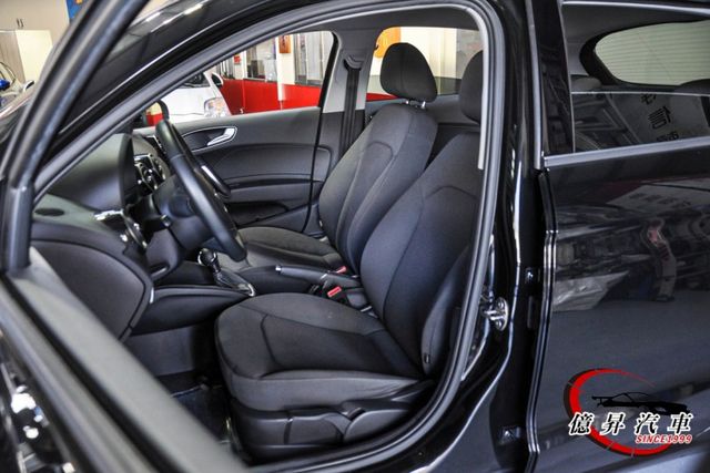 省油、好停車、操控靈敏，市區買菜、接送小孩優質保母車  第9張相片