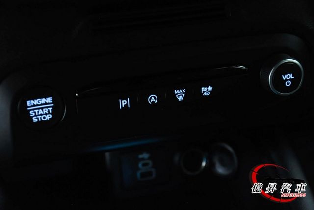 僅跑1.8萬公里，LEVEL 2跟車、電動尾門、抬頭顯示器、B&O音響，最頂級Vignale  第14張相片