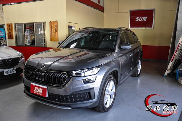 全景天窗、全數位儀表、360度環景、Matrix智慧型頭燈，新車保固中  第1張相片