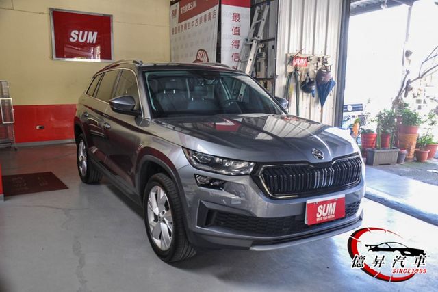 全景天窗、全數位儀表、360度環景、Matrix智慧型頭燈，新車保固中  第2張相片