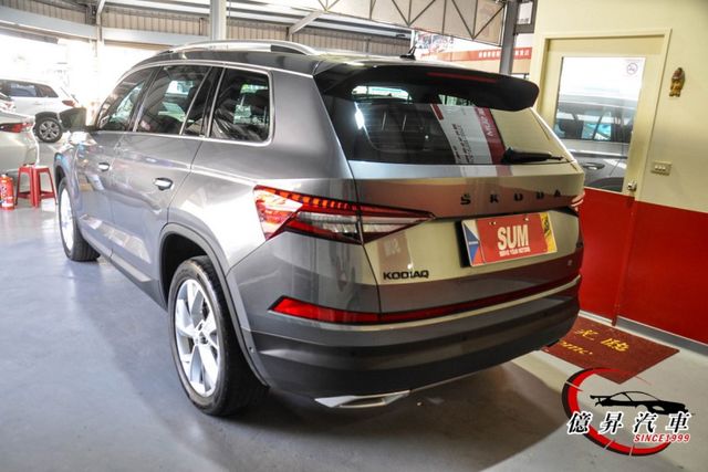 全景天窗、全數位儀表、360度環景、Matrix智慧型頭燈，新車保固中  第4張相片