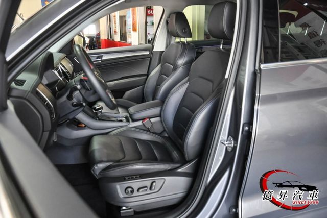 全景天窗、全數位儀表、360度環景、Matrix智慧型頭燈，新車保固中  第9張相片