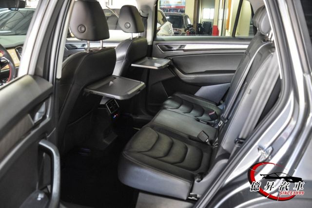 全景天窗、全數位儀表、360度環景、Matrix智慧型頭燈，新車保固中  第11張相片