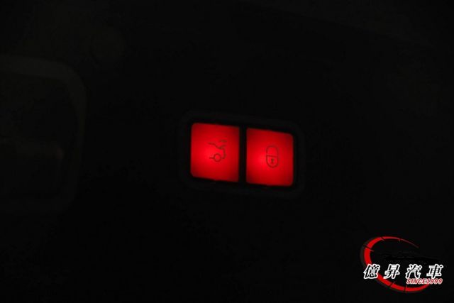 僅跑4.5萬公里，S63套件，全景天窗、電尾門、獨立四座電動調整座椅、四個通風/加熱座椅  第7張相片