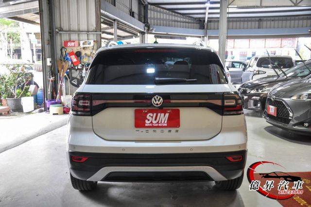 僅跑3.6萬公里，ACC跟車、盲點偵測，Style Design，全數位儀表、專屬雙色內裝  第4張相片