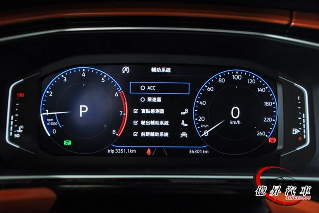 僅跑3.6萬公里，ACC跟車、盲點偵測，Style Design，全數位儀表、專屬雙色內裝  第18張相片
