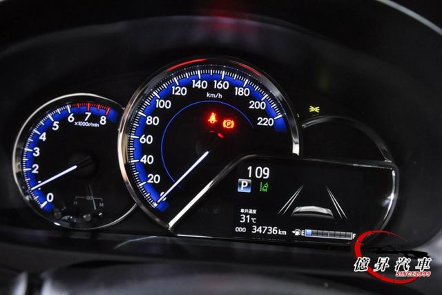 原廠保養，恆溫空調、Keyless、車道偏離警示、自動緊急煞車，豪華版  第17張相片