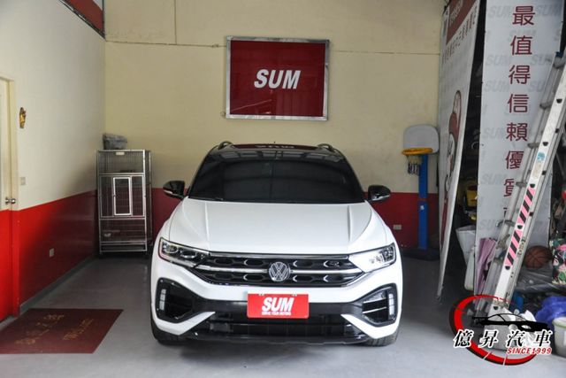 一手車，20萬精品音響升級，消光白貼膜(底色白)，四輪驅動，正T-ROC R  第3張相片