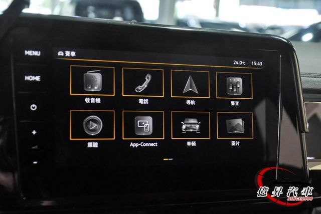 一手車，20萬精品音響升級，消光白貼膜(底色白)，四輪驅動，正T-ROC R  第16張相片