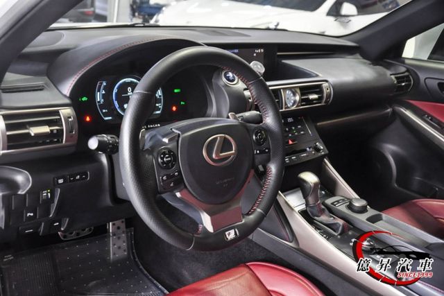 IS300H，稀有F-Sport 套件、通風椅，超省油，業務神車  第11張相片