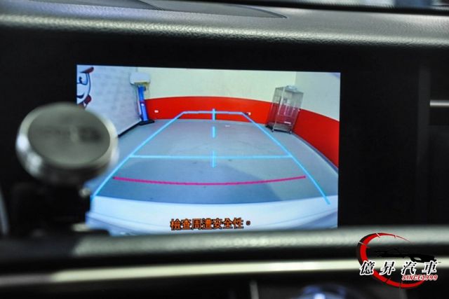 IS300H，稀有F-Sport 套件、通風椅，超省油，業務神車  第18張相片