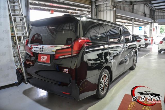 ACC跟車、360度環景，全原廠無改裝，豪華七人座，頂級舒適首選  第5張相片