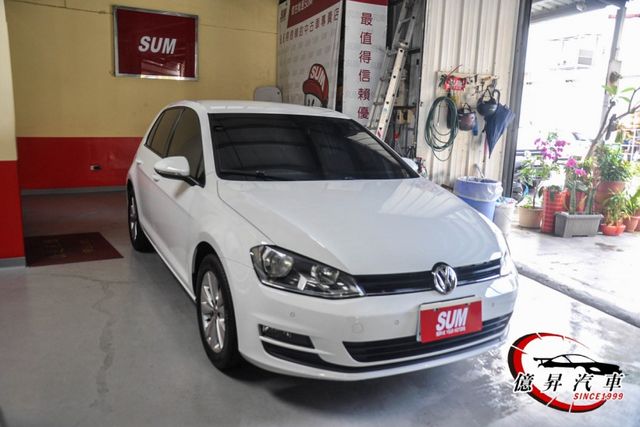 定速巡航、方向盤快控、AppleCarPlay，操控靈活、代步首選  第2張相片