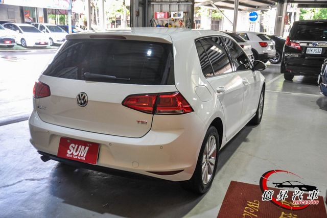 定速巡航、方向盤快控、AppleCarPlay，操控靈活、代步首選  第4張相片