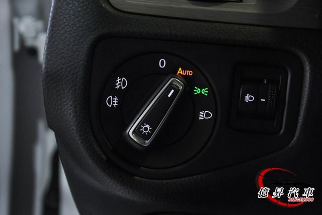 定速巡航、方向盤快控、AppleCarPlay，操控靈活、代步首選  第13張相片