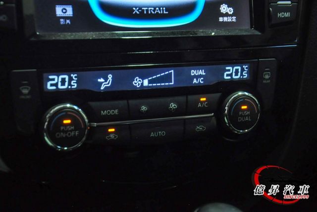 僅跑10萬公里，Keyless、原廠影音系統，經濟實用，省油大空間  第14張相片