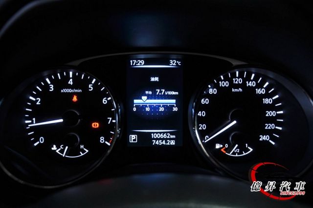 僅跑10萬公里，Keyless、原廠影音系統，經濟實用，省油大空間  第18張相片