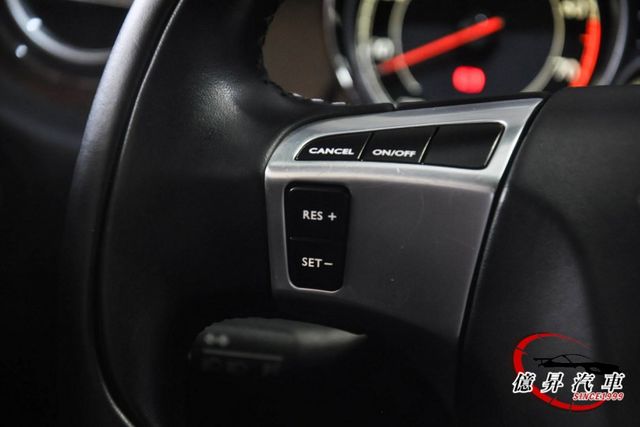電子懸吊、氣壓懸吊、雙前座通風椅，優雅外表、豪華GT跑車，新車價1100萬  第12張相片
