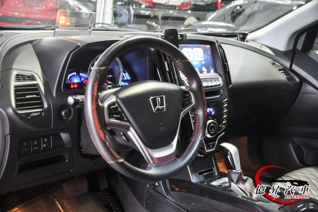 僅跑8.4萬公里，ECO Hyper，360度環景、定速巡航、I-KEY、換檔撥片，配備豐富  第10張相片
