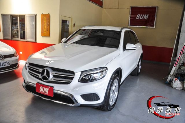 GLC220D 4MATIC，LED頭燈、盲點偵測、電動尾門，實跑9萬公里  第1張相片