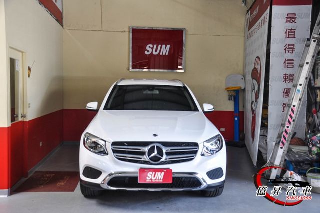 GLC220D 4MATIC，LED頭燈、盲點偵測、電動尾門，實跑9萬公里  第6張相片
