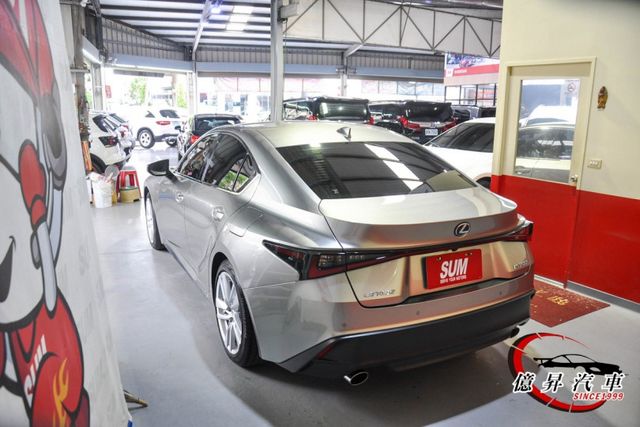超低里程，ACC跟車、盲點偵測，加裝360度環景系統，大電池保固中  第5張相片