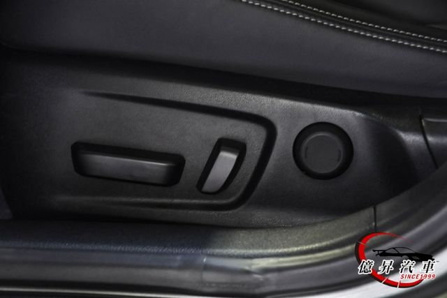 超低里程，ACC跟車、盲點偵測，加裝360度環景系統，大電池保固中  第16張相片