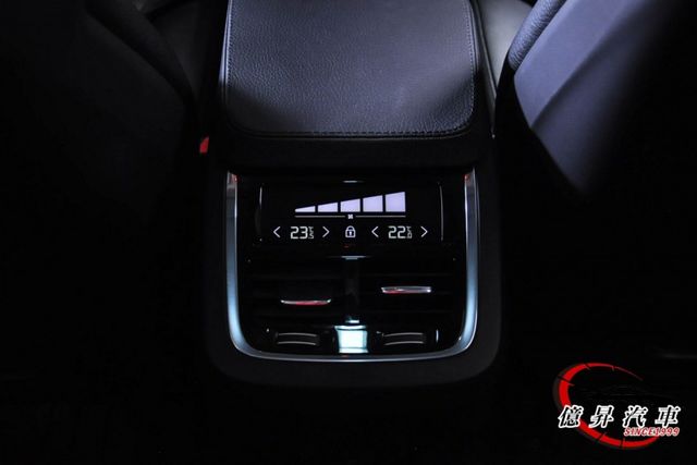 低里程，360度環景、盲點偵測、Level 2跟車，現在入手，現省百萬!  第15張相片