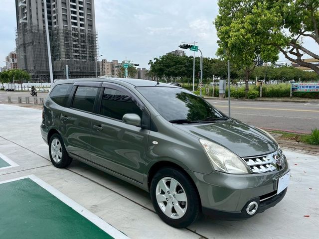 恆溫空調、電動後視鏡，七人座，GRAND LIVINA，僅跑7.2萬公里  第2張相片