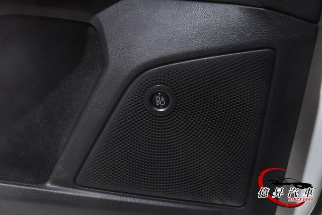 B&O音響、HUD抬頭顯示器、Level 2自動駕駛輔助，Lommel賽道版  第15張相片