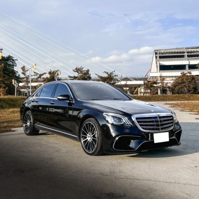 S63套件、新款鑽石尾燈、夜色AMG鋁圈、香氛套件、全景天窗、四區恆溫  第1張相片