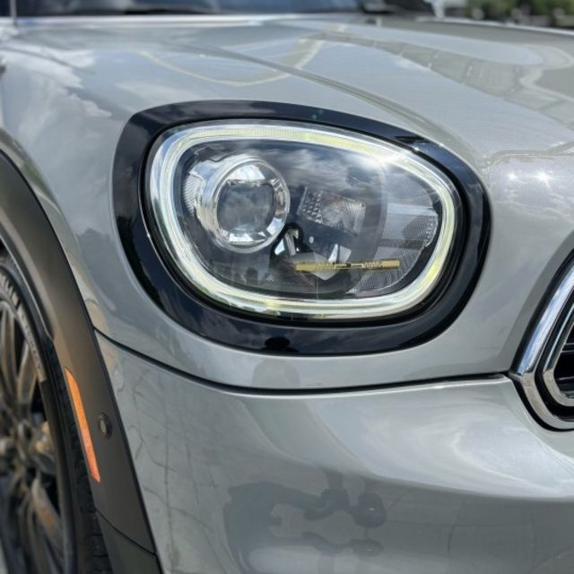 Countryman S版，抬頭顯示器、全景天窗、電動座椅，質感與性能兼具  第3張相片