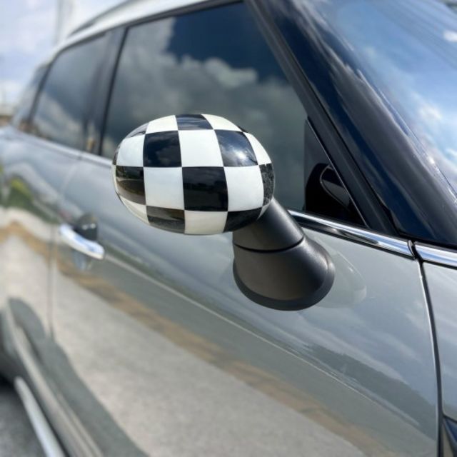 Countryman S版，抬頭顯示器、全景天窗、電動座椅，質感與性能兼具  第6張相片