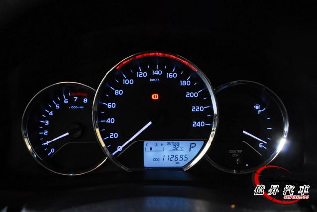 僅跑11萬公里，KEYLESS、恆溫空調、定速，省油、妥善率優良  第18張相片