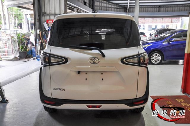 I-KEY、恆溫、車道偏離警示，5人座豪華版，空間變化靈活，自用、載貨都好用  第6張相片