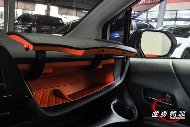 I-KEY、恆溫、車道偏離警示，5人座豪華版，空間變化靈活，自用、載貨都好用  第16張相片