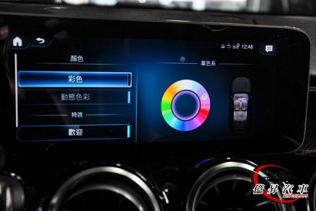 239跟車、10.25吋雙螢幕、氛圍燈、AMG套件、電動尾門，豪華跨界休旅  第15張相片
