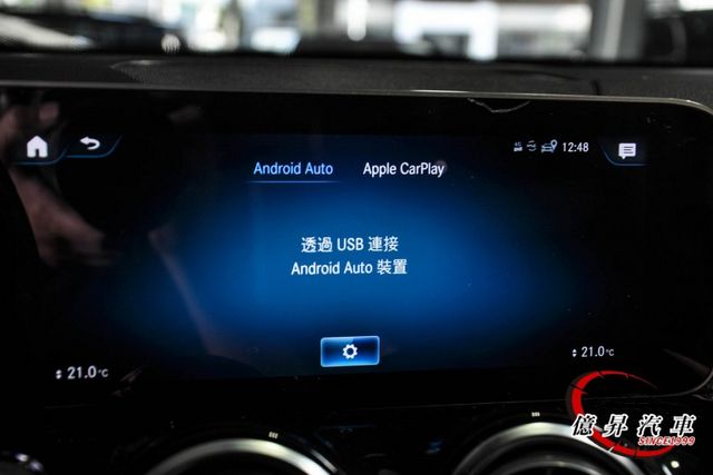 239跟車、10.25吋雙螢幕、氛圍燈、AMG套件、電動尾門，豪華跨界休旅  第16張相片