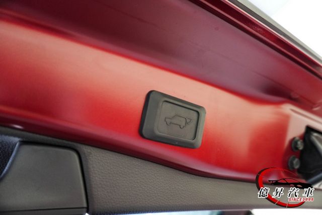 低里程，ACC跟車、360度環景、電動尾門，CarPlay、衛星導航，影音旗艦版  第7張相片