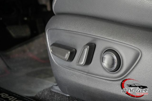 低里程，ACC跟車、360度環景、電動尾門，CarPlay、衛星導航，影音旗艦版  第13張相片